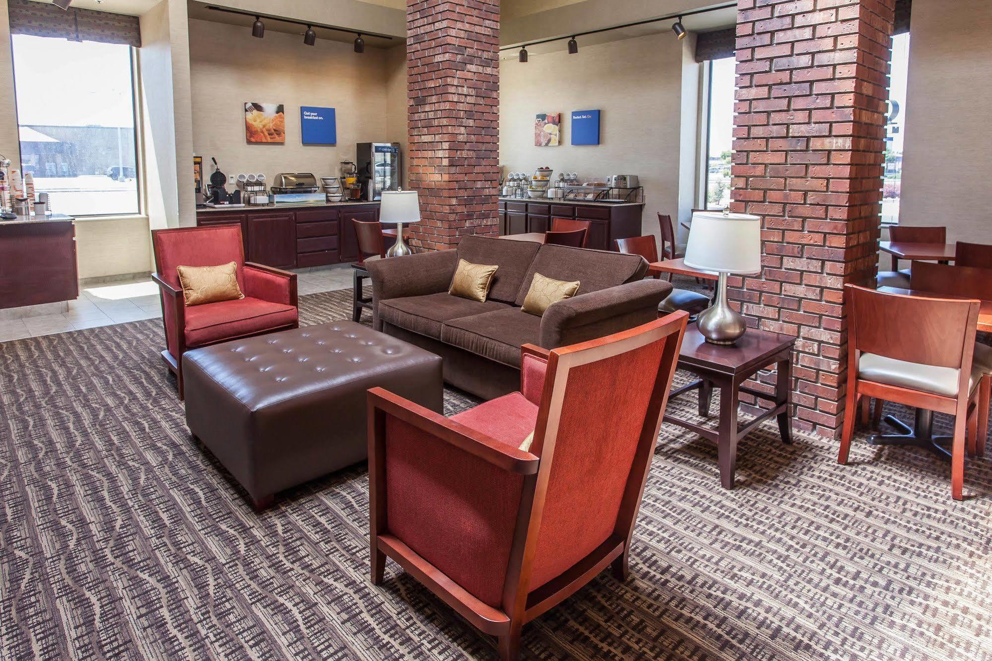 Comfort Inn & Suites Near Fallon Naval Air Station Eksteriør billede